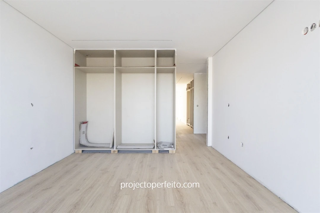 Moradia T3 para Venda em Canelas Foto 9