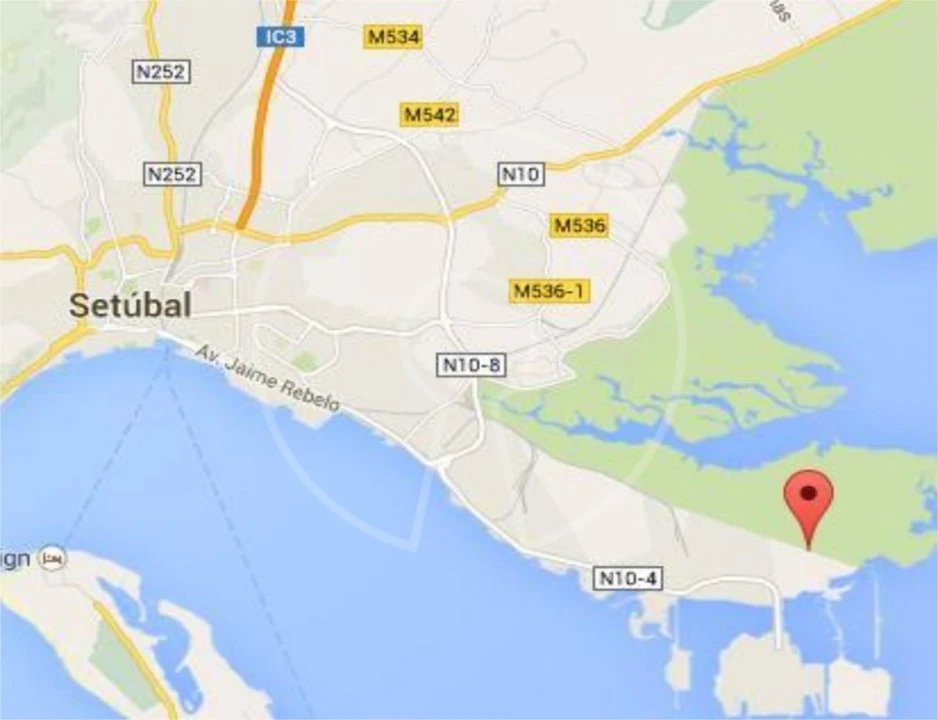 Terreno Comércio / Armazém para Venda em Sado Foto 1