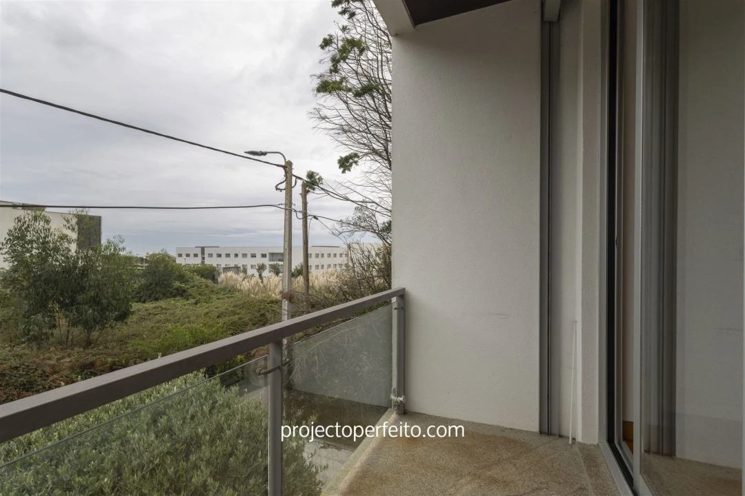 Moradia T3 para Arrendamento em Madalena Foto 23