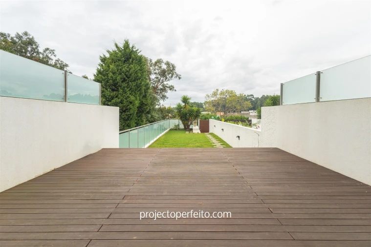 Moradia T3 para Arrendamento em Madalena Foto 8