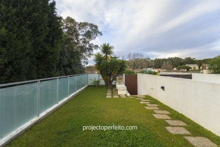 Moradia T3 para Arrendamento em Madalena Foto 6