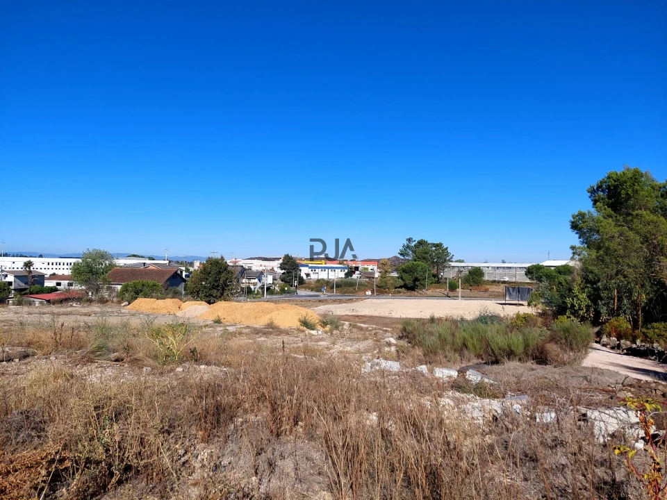 Terreno Comércio / Armazém para Venda em Mangualde, Mesquitela e Cunha Alta Foto 4