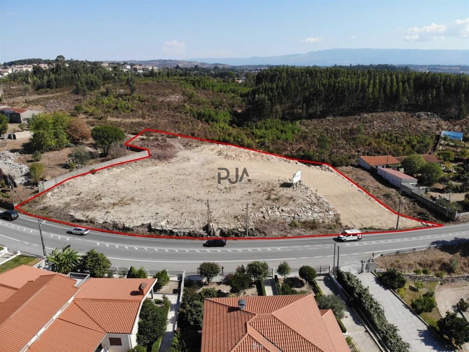 Terreno Comércio / Armazém para Venda em Mangualde, Mesquitela e Cunha Alta Foto 1