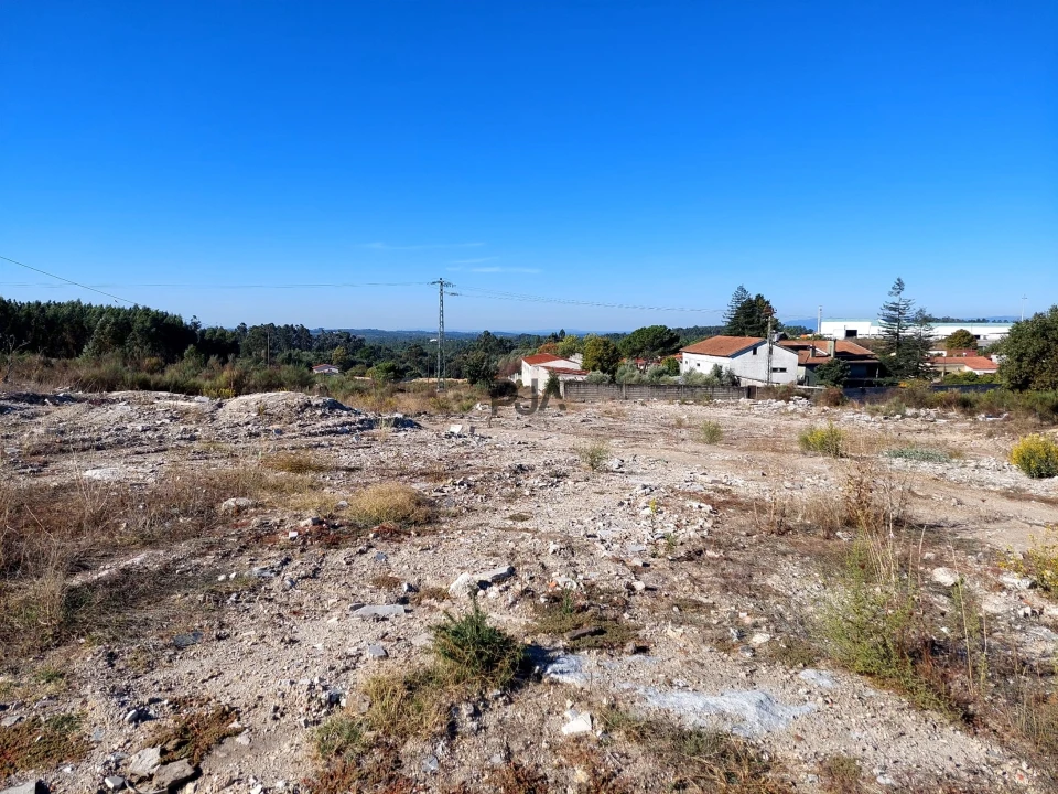 Terreno Comércio / Armazém para Venda em Mangualde, Mesquitela e Cunha Alta Foto 3