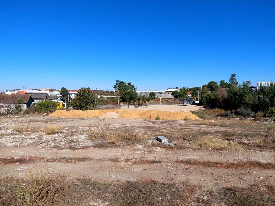 Terreno Comércio / Armazém para Venda em Mangualde, Mesquitela e Cunha Alta Foto 2