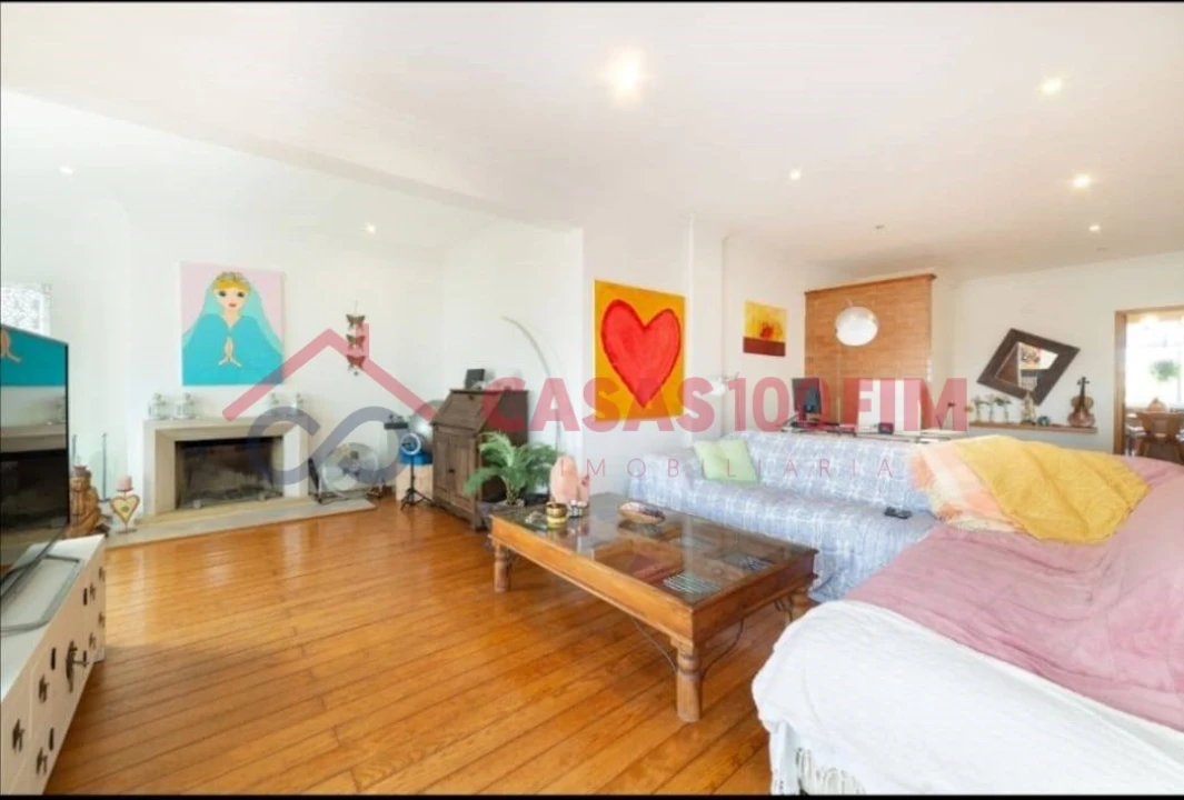 Apartamento T4 para Venda em Parceiros e Azoia Foto 2