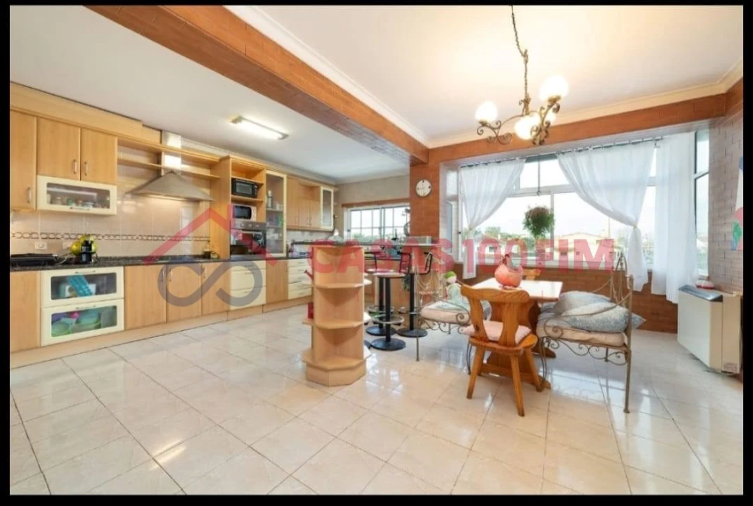Apartamento T4 para Venda em Parceiros e Azoia Foto 1
