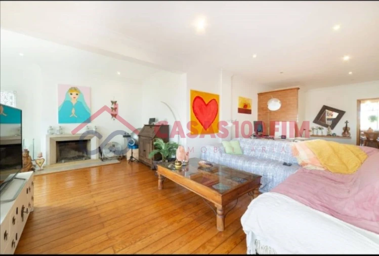 Apartamento T4 para Venda em Parceiros e Azoia Foto 2