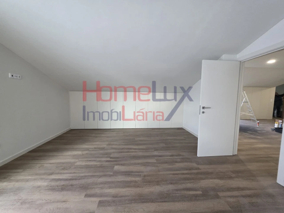 Apartamento T5 para Venda em Viseu Foto 9