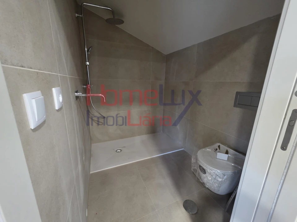 Apartamento T5 para Venda em Viseu Foto 15