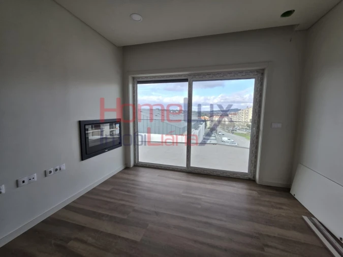 Apartamento T5 para Venda em Viseu Foto 8