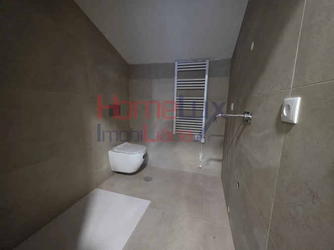 Apartamento T5 para Venda em Viseu Foto 19
