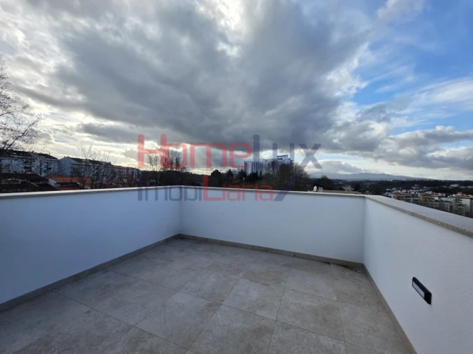 Apartamento T5 para Venda em Viseu Foto 28