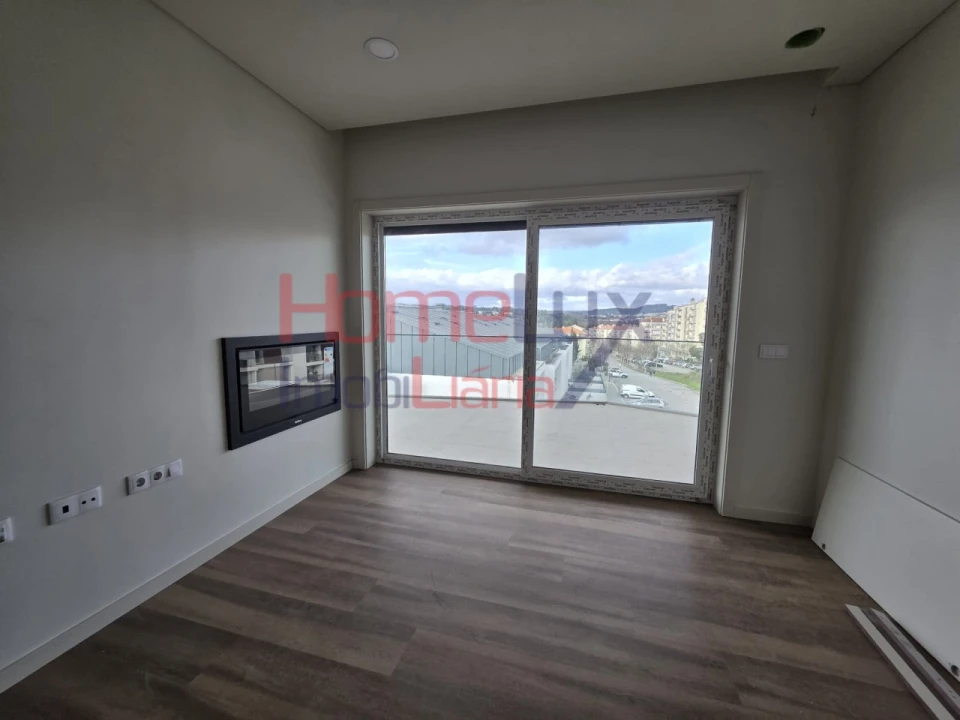 Apartamento T5 para Venda em Viseu Foto 10