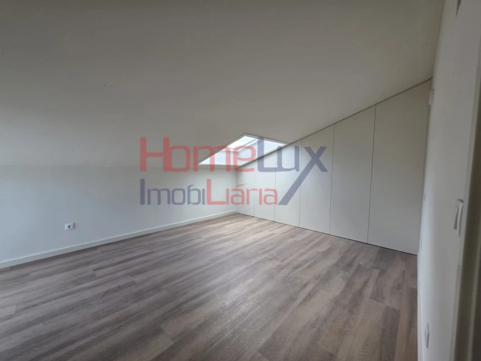Apartamento T5 para Venda em Viseu Foto 11