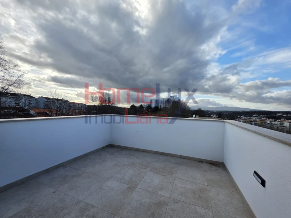 Apartamento T5 para Venda em Viseu Foto 21