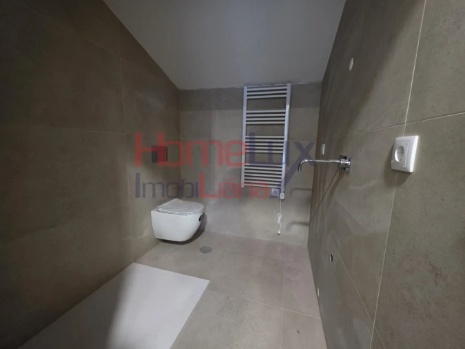 Apartamento T5 para Venda em Viseu Foto 16