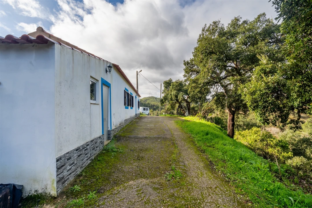 Quinta T2 para Venda em Monchique Foto 4