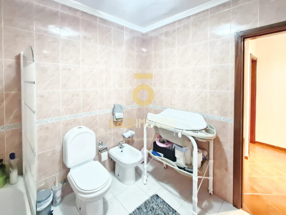 Apartamento T3 para Venda em Sobrado e Bairros Foto 25