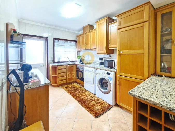 Apartamento T3 para Venda em Sobrado e Bairros Foto 2