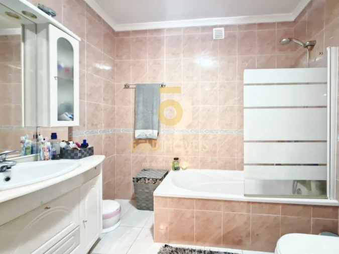 Apartamento T3 para Venda em Sobrado e Bairros Foto 24