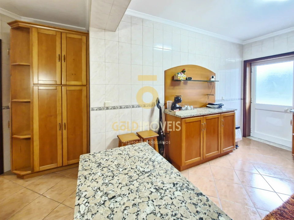 Apartamento T3 para Venda em Sobrado e Bairros Foto 8