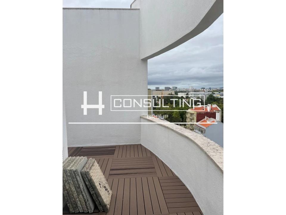 Apartamento T5 para Venda em Alvalade Foto 45