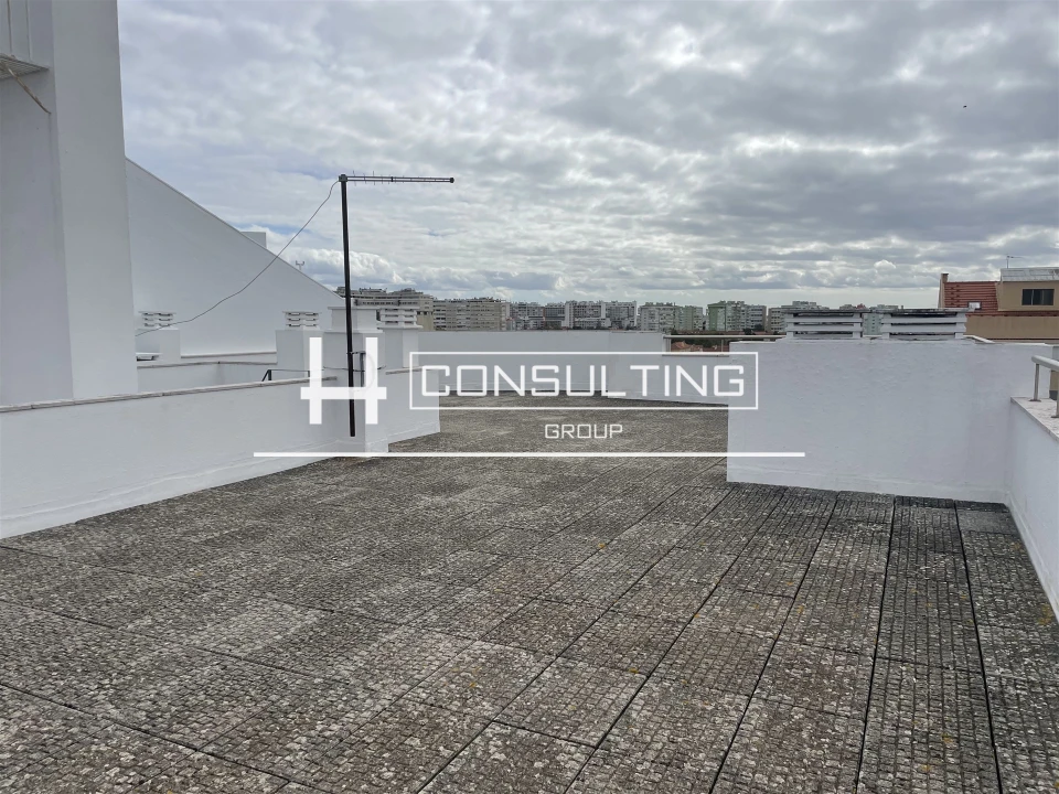 Apartamento T5 para Venda em Alvalade Foto 49