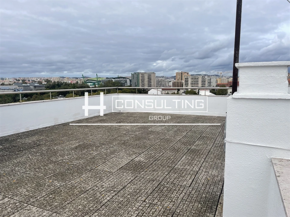 Apartamento T5 para Venda em Alvalade Foto 48
