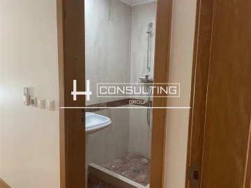 Apartamento T5 para Venda em Alvalade