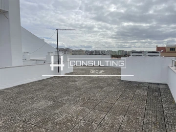 Apartamento T5 para Venda em Alvalade