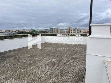 Apartamento T5 para Venda em Alvalade
