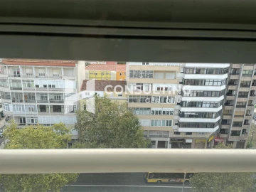 Apartamento T5 para Venda em Alvalade