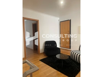 Apartamento T5 para Venda em Alvalade