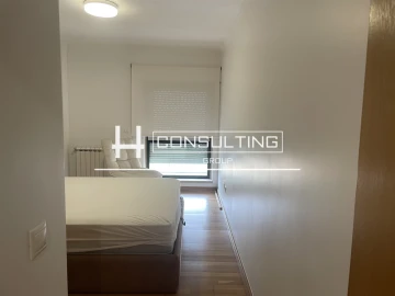 Apartamento T5 para Venda em Alvalade