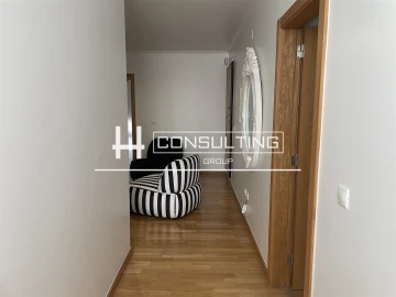 Apartamento T5 para Venda em Alvalade