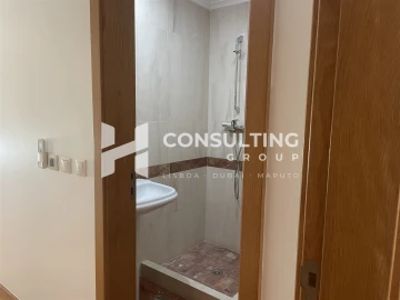 Apartamento T5 para Venda em Alvalade