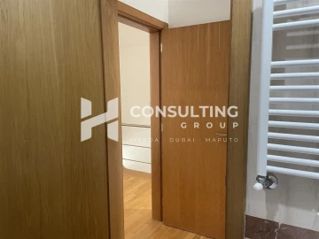 Apartamento T5 para Venda em Alvalade