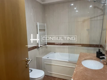 Apartamento T5 para Venda em Alvalade