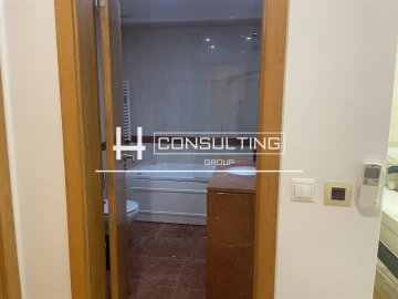 Apartamento T5 para Venda em Alvalade