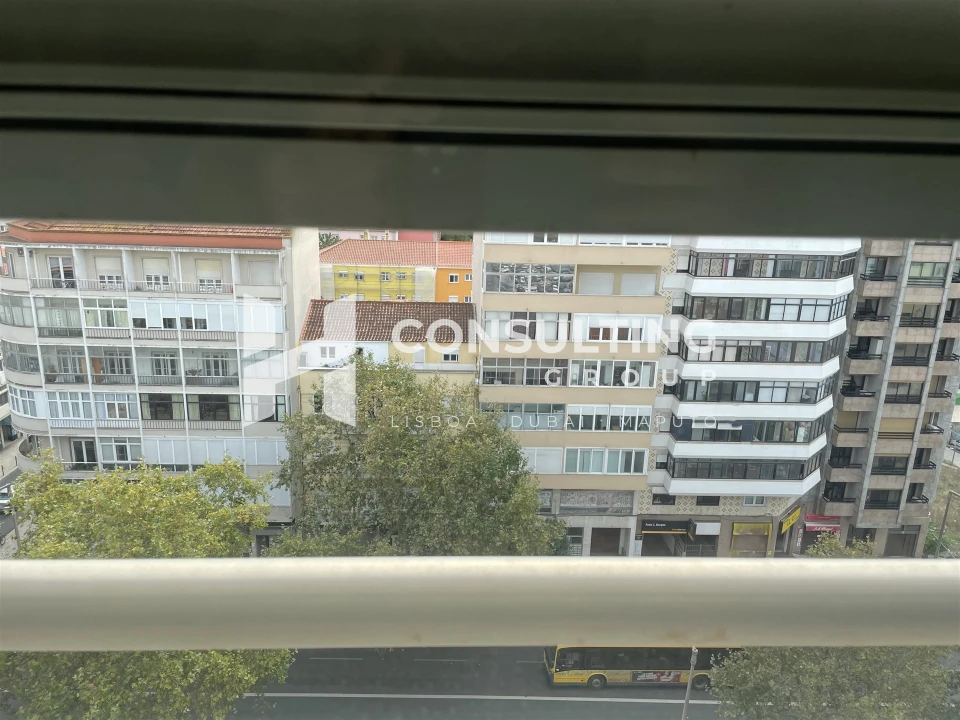 Apartamento T5 para Venda em Alvalade Foto 34