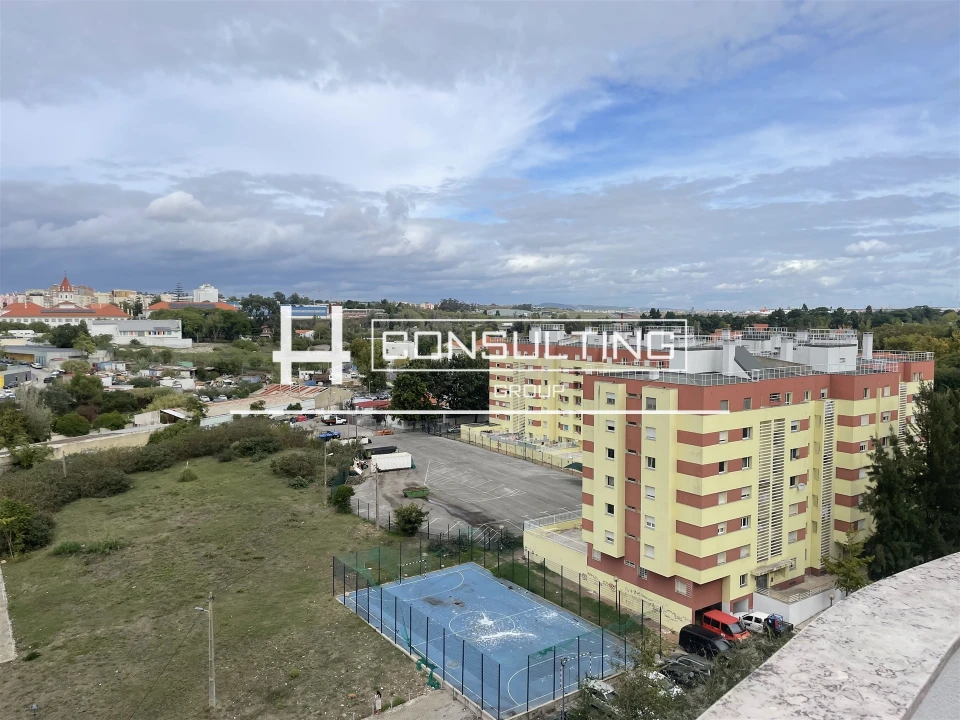 Apartamento T5 para Venda em Alvalade Foto 42