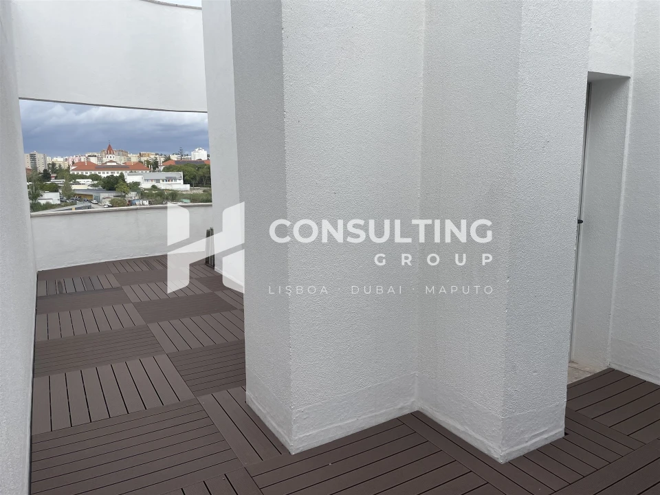 Apartamento T5 para Venda em Alvalade Foto 38