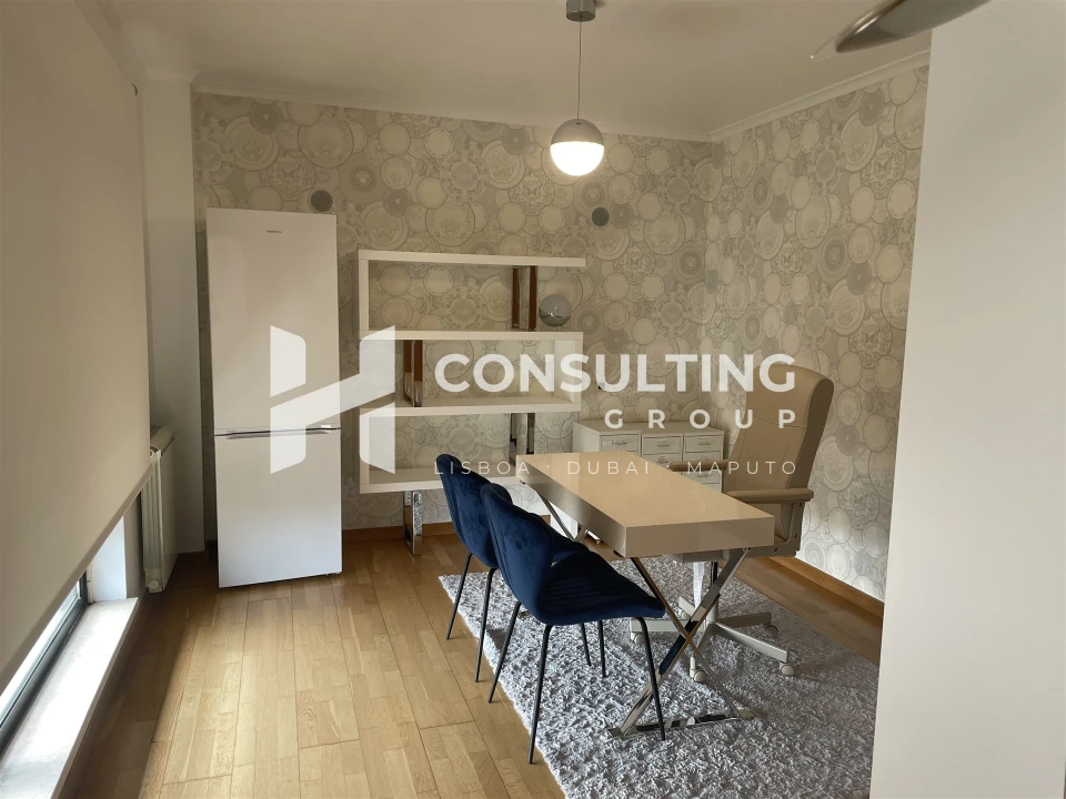 Apartamento T5 para Venda em Alvalade Foto 31