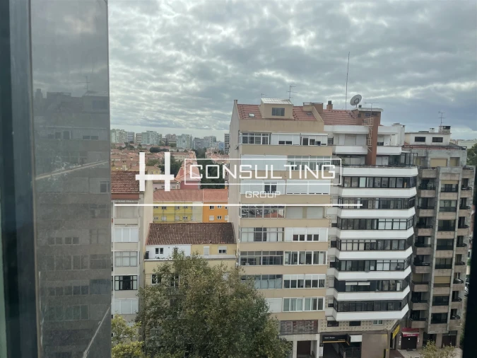 Apartamento T5 para Venda em Alvalade Foto 36