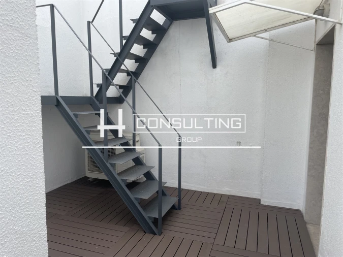 Apartamento T5 para Venda em Alvalade Foto 40