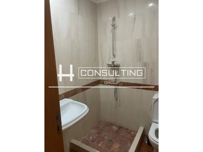 Apartamento T5 para Venda em Alvalade Foto 11