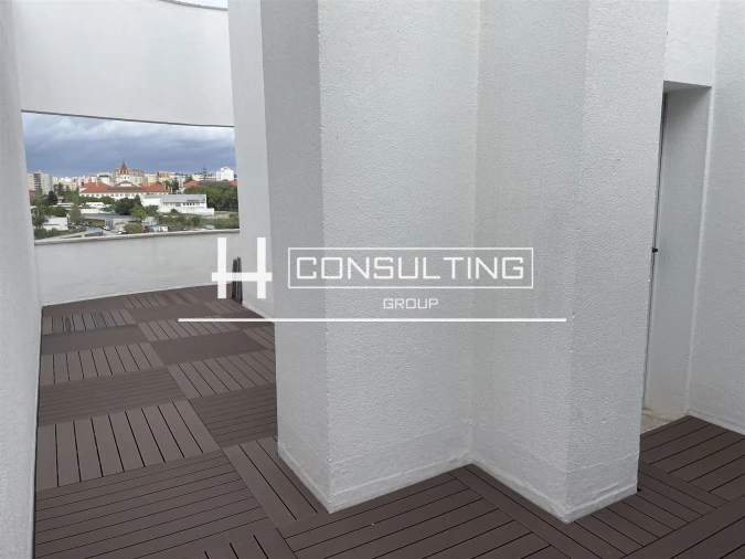 Apartamento T5 para Venda em Alvalade Foto 38