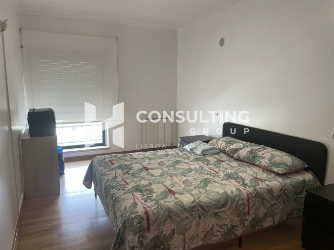 Apartamento T5 para Venda em Alvalade Foto 14
