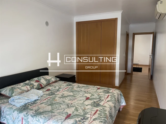 Apartamento T5 para Venda em Alvalade Foto 15